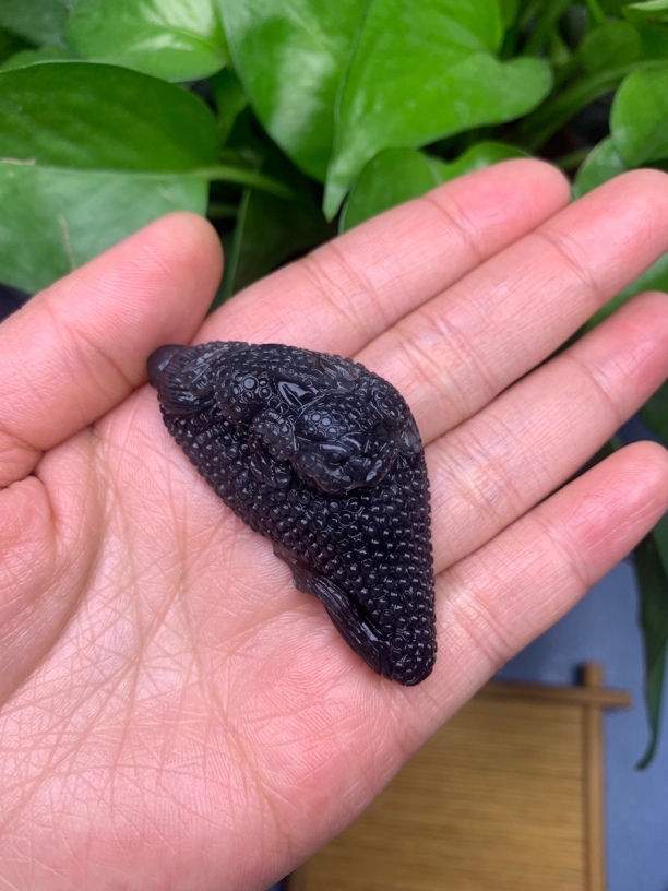 和田玉青海料烟紫金蟾吊坠