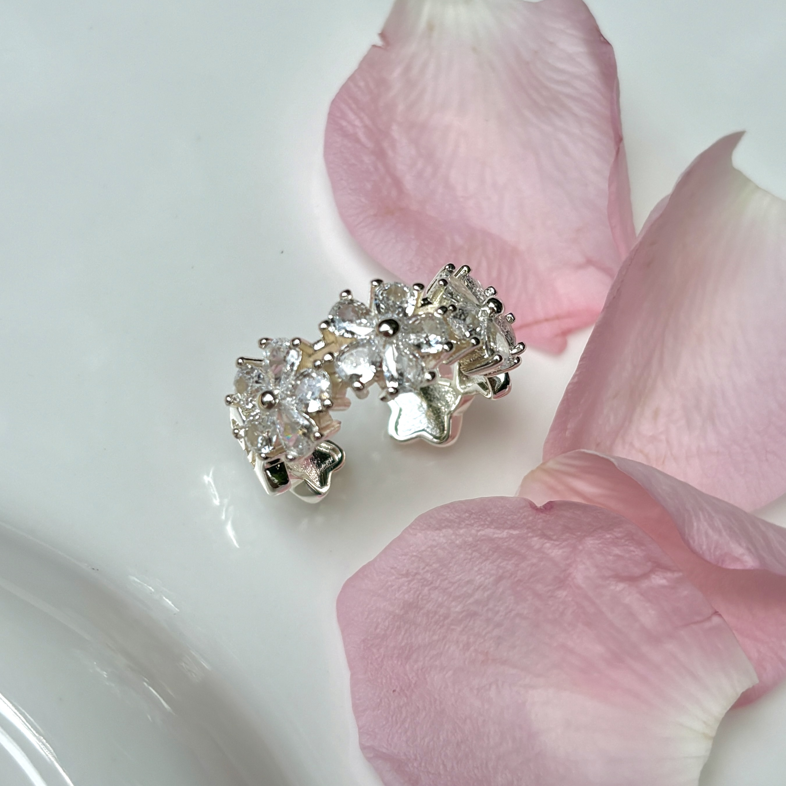 非金属亚克力戒指 花朵戒指气质百搭轻奢时尚小众银色精致精美