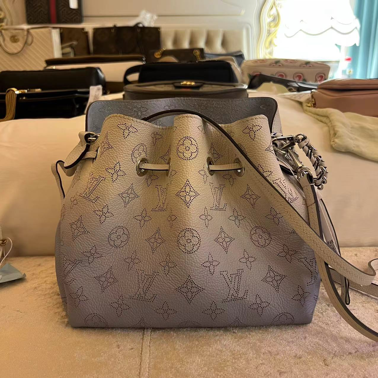 95新 LouisVuitton/路易威登 单肩包