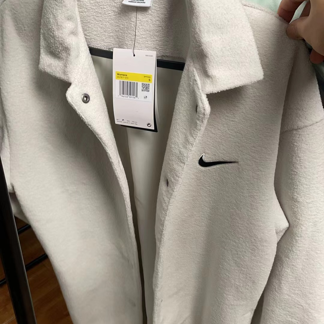 NIKE/耐克女士时尚休闲夹克大衣百搭 7817