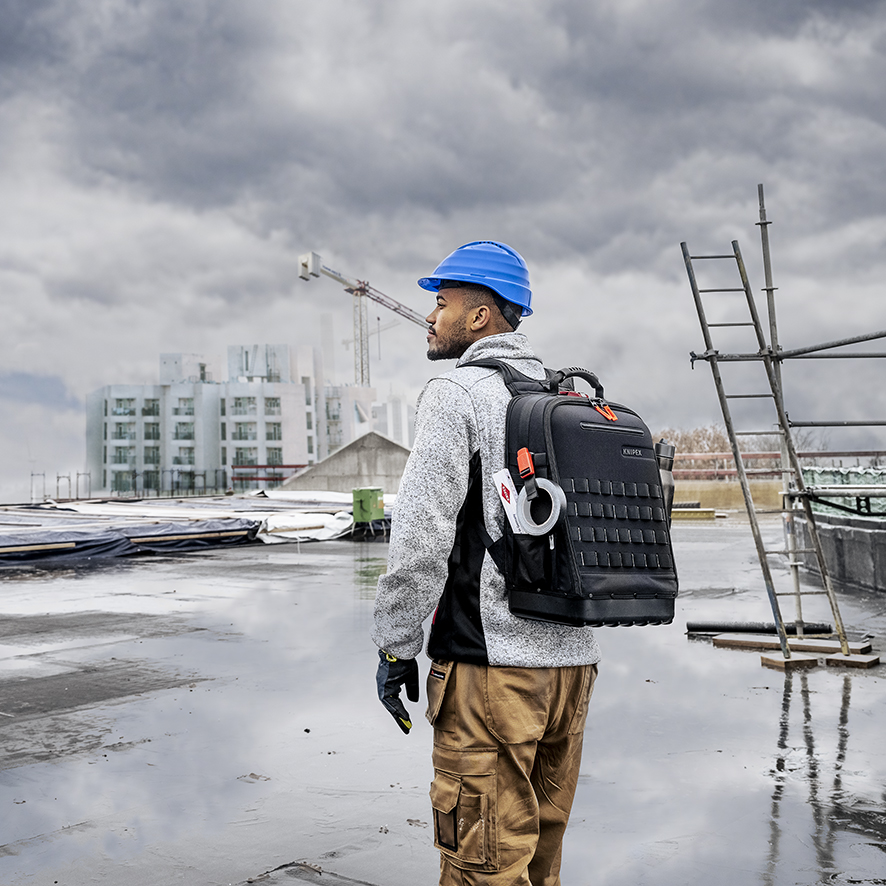 凯尼派克  002150LE电工水暖双肩工具背包空包防水防尘耐用可商务