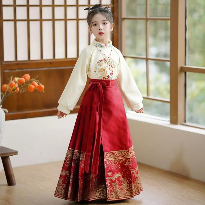 精品童装2024新款儿童马面裙女童套装冬季中国风古装汉服冬款拜年