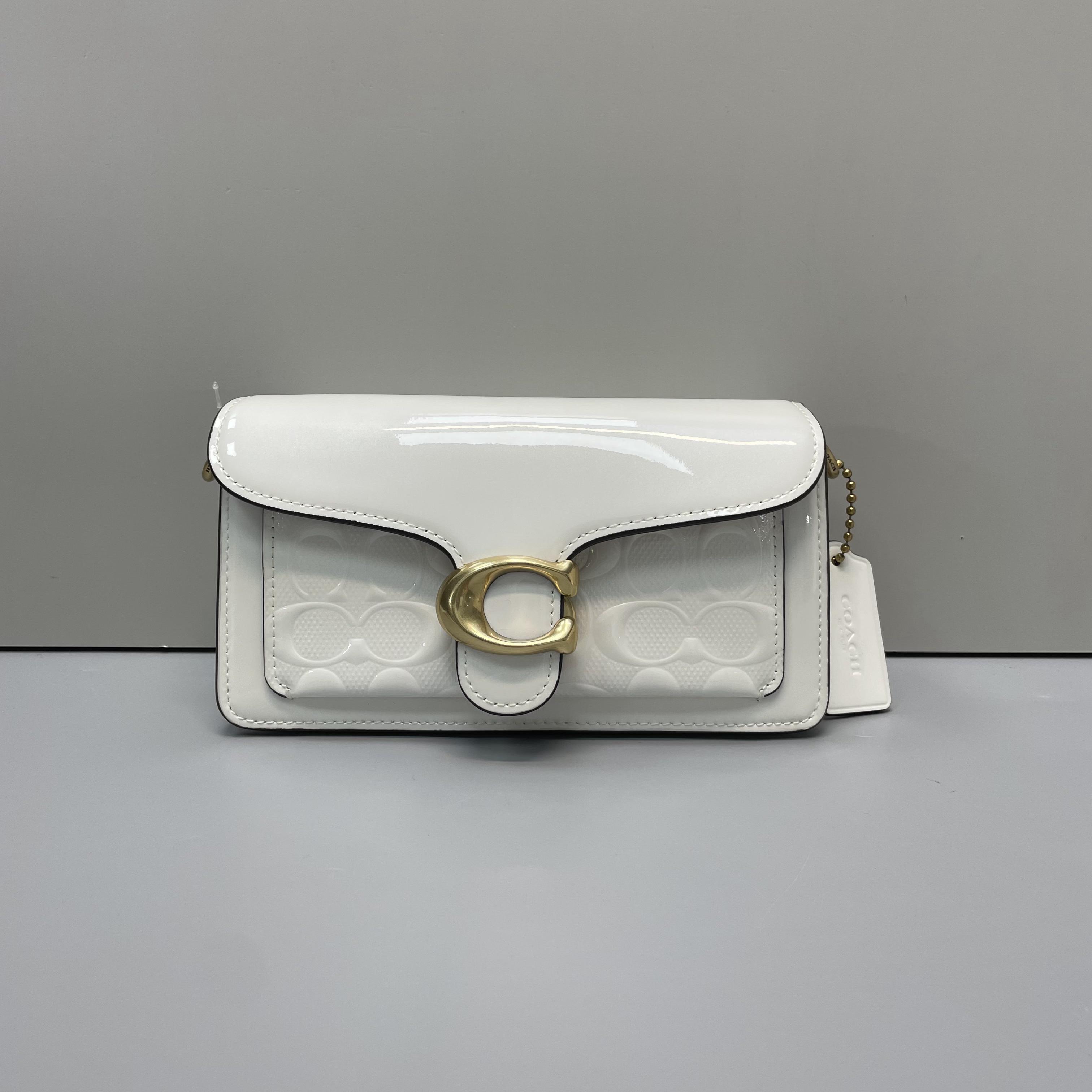 99新 COACH/蔻驰 小林/tabby20白色浮雕酒神包20*10*6cmB030904