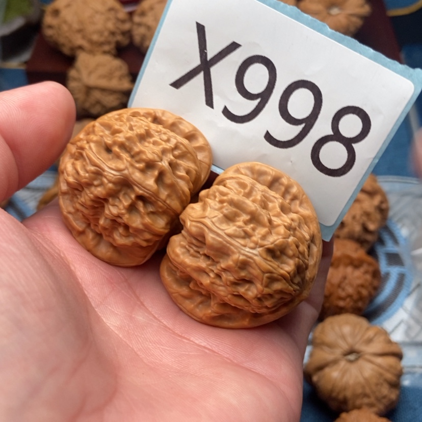 【闪购商品】文玩核桃把件40白