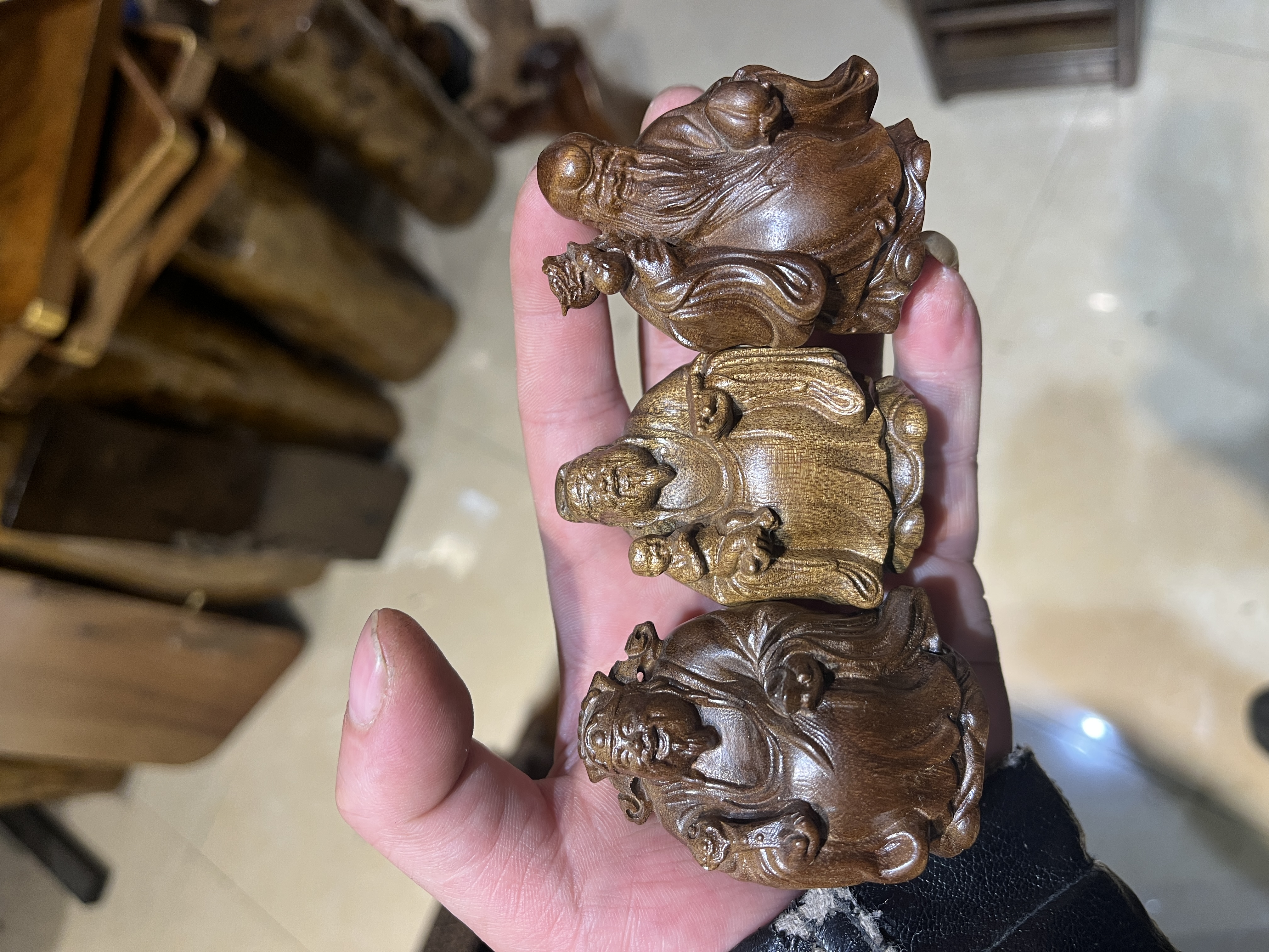 福禄寿手把件选用金丝楠木老料精工制作