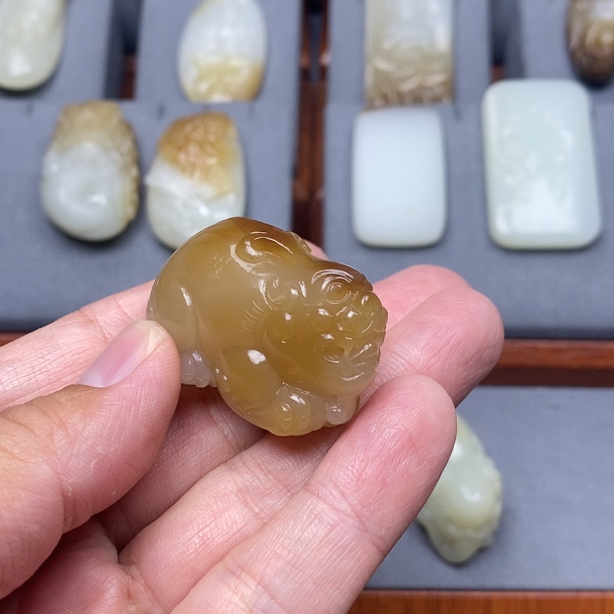 【闪购商品】和田玉（糖玉）颈饰未镶嵌?****H