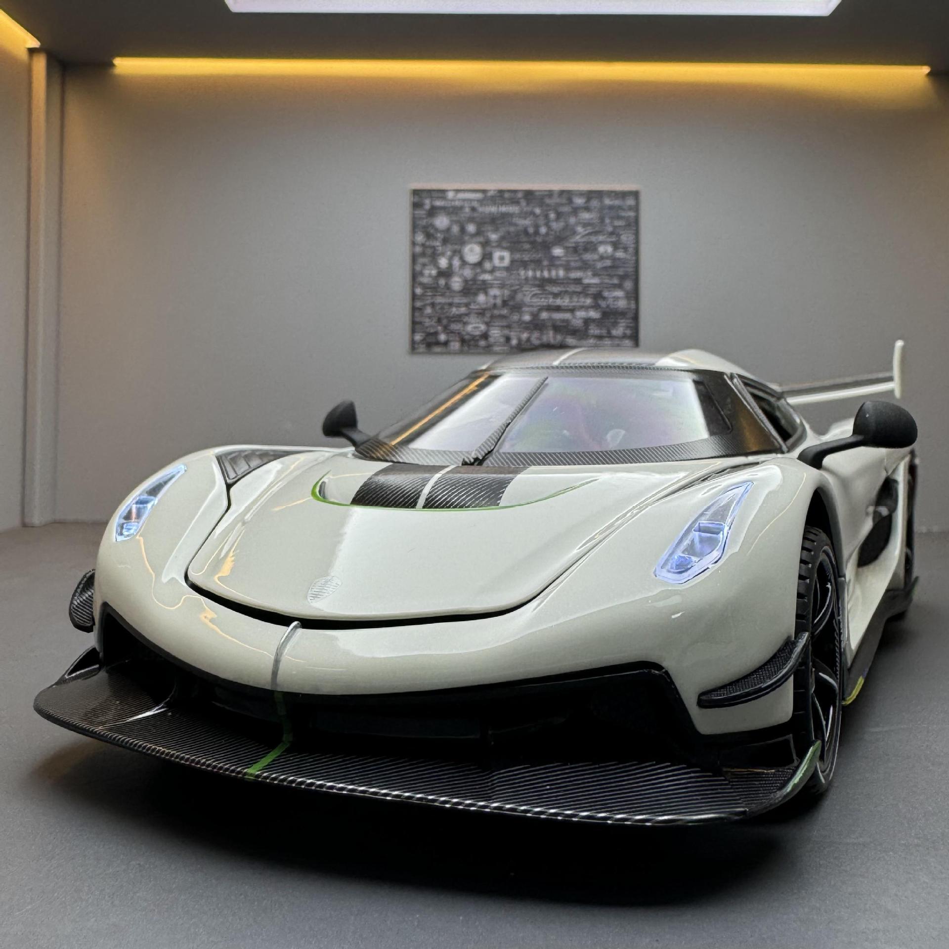 潮玩合金汽车模型1:24柯尼塞格Jesko 灯光音效回力玩具双开门跑车