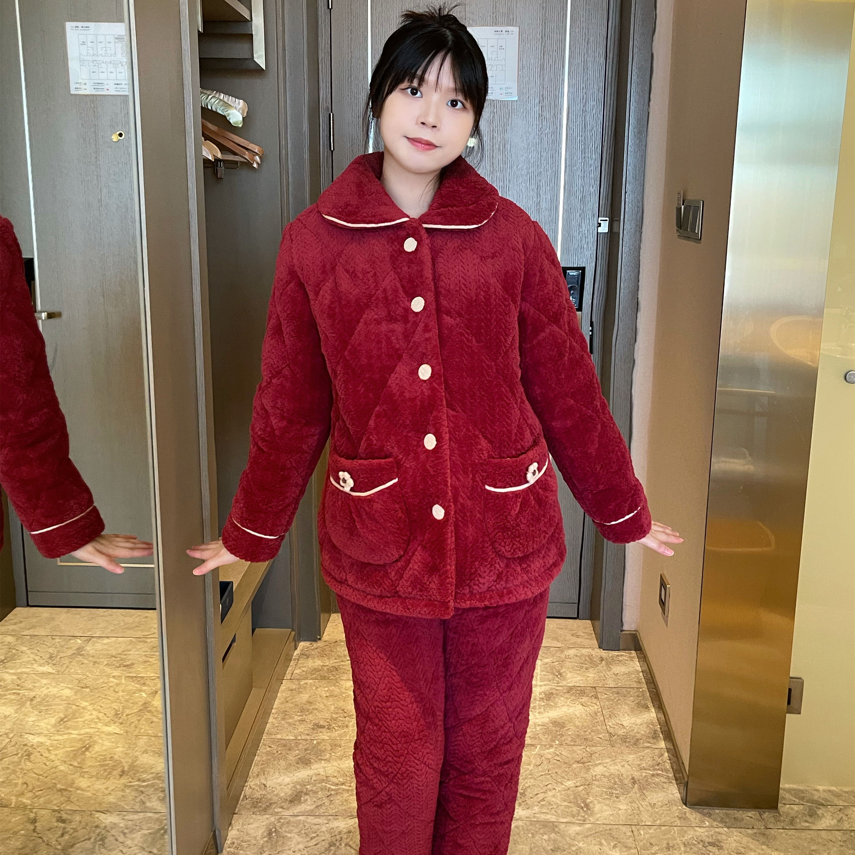 2024新款蛋糕绒三层夹棉女款套装加绒加厚冬季家居服套装睡衣女士