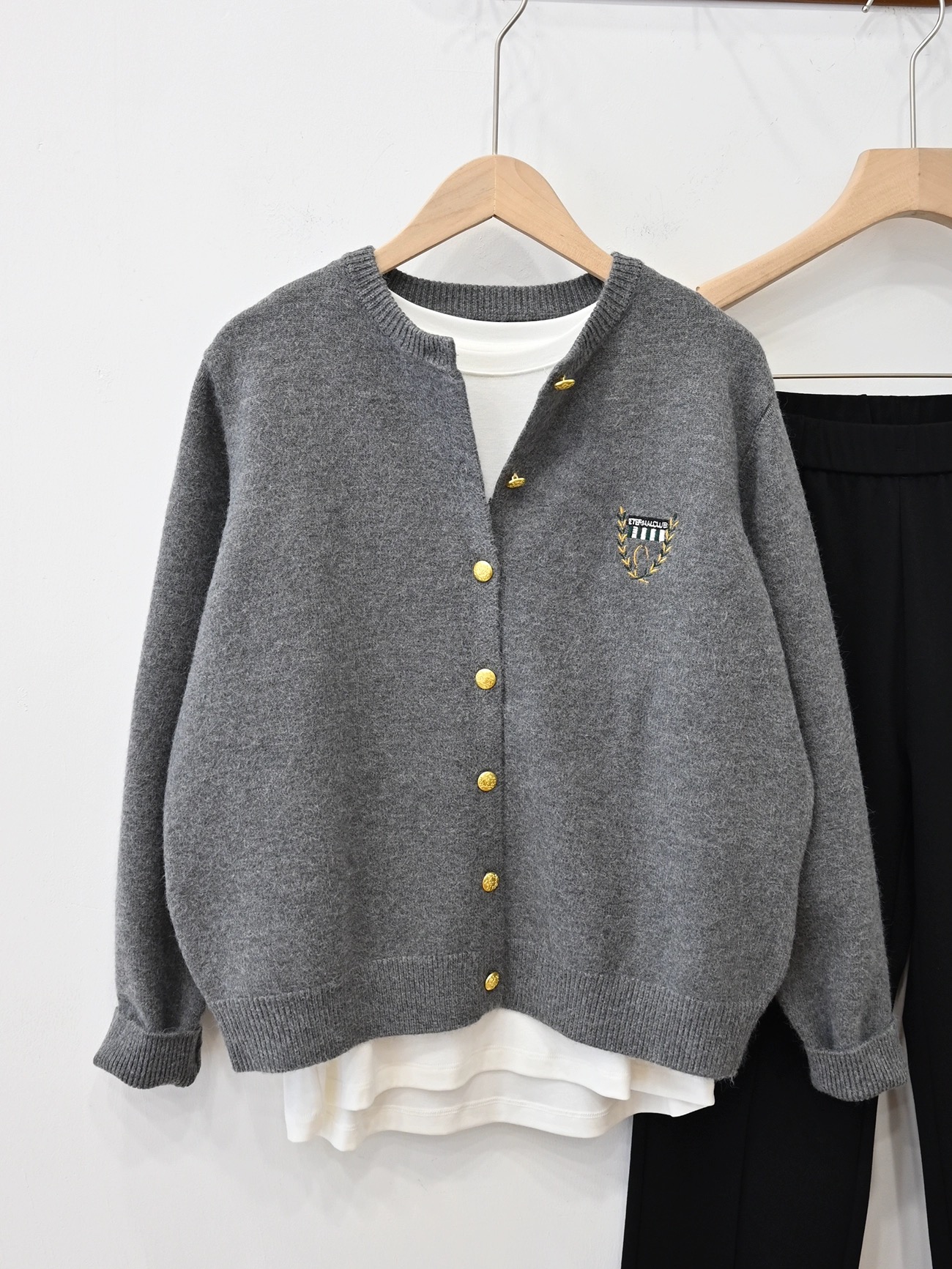 小香风刺绣女秋冬早春短款内搭打底时尚小开衫毛衣针织外套慵懒风