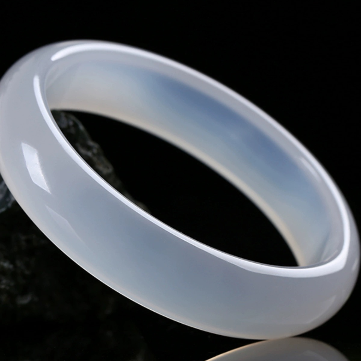 【春日珠宝】白月光天然玛瑙手镯玛瑙玉镯送礼物送女友生日礼物高级