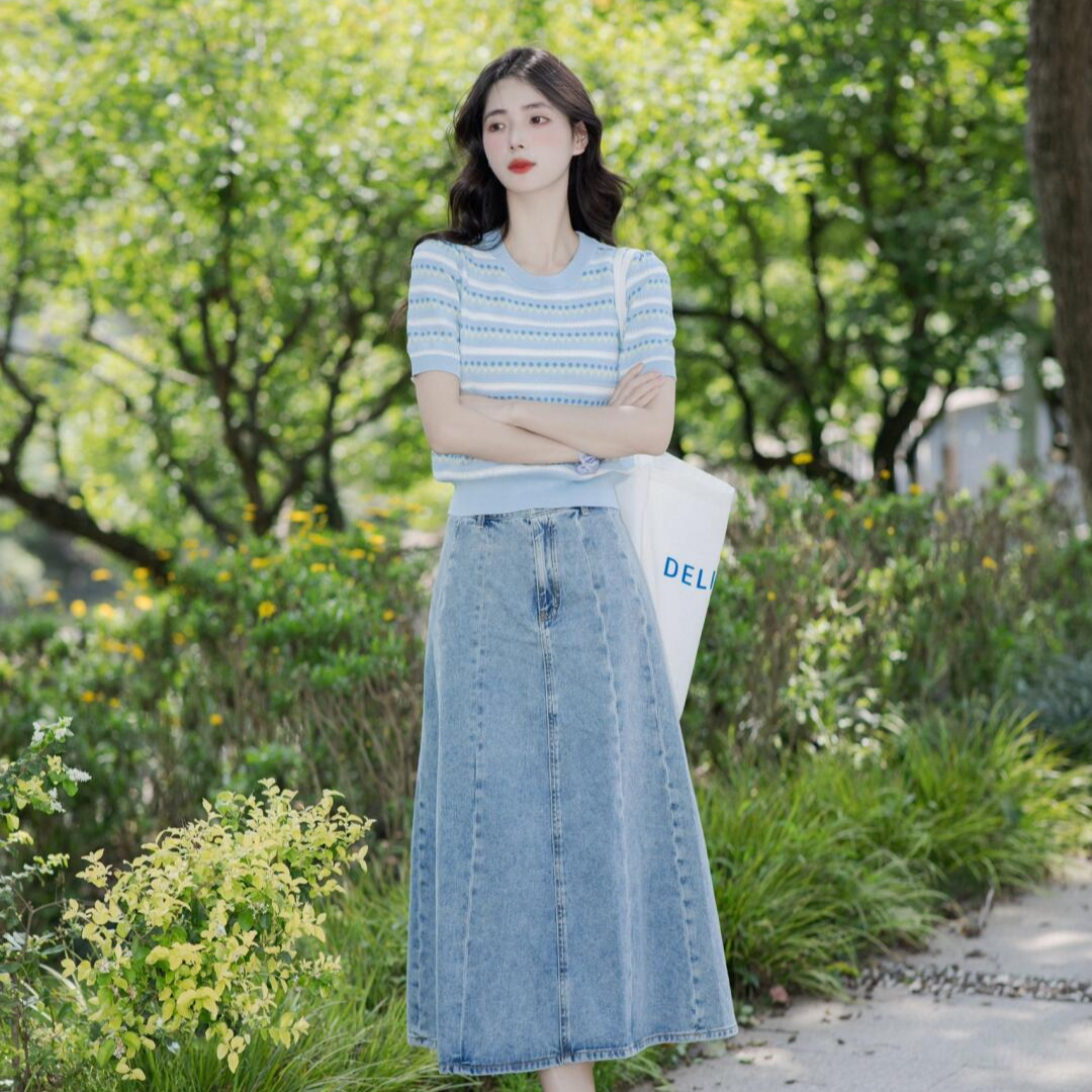 【欧若风】0716温以凡穿搭蓝色休闲活泼搭针织时尚浅蓝色牛仔半身裙