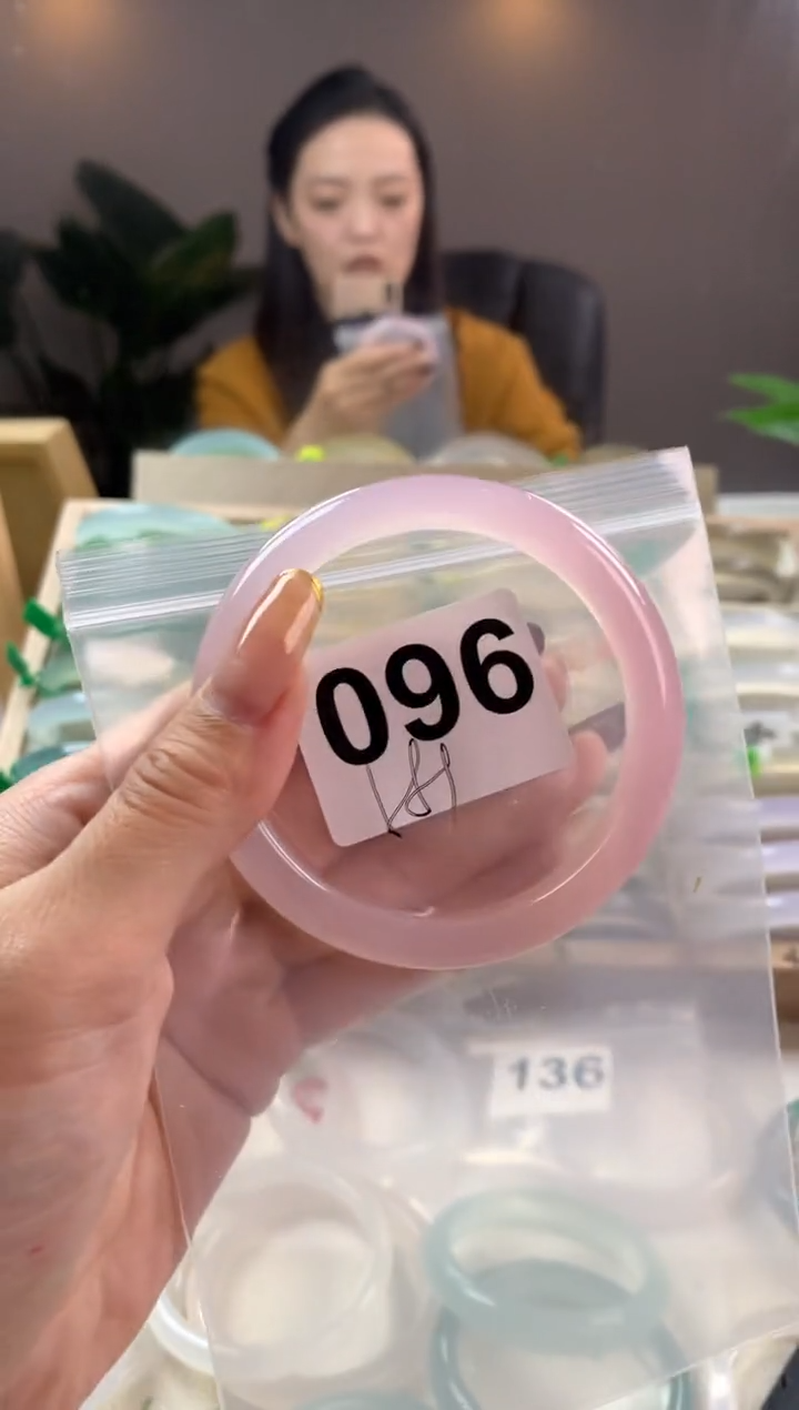 【闪购商品】玛瑙/玉髓手镯未镶嵌096