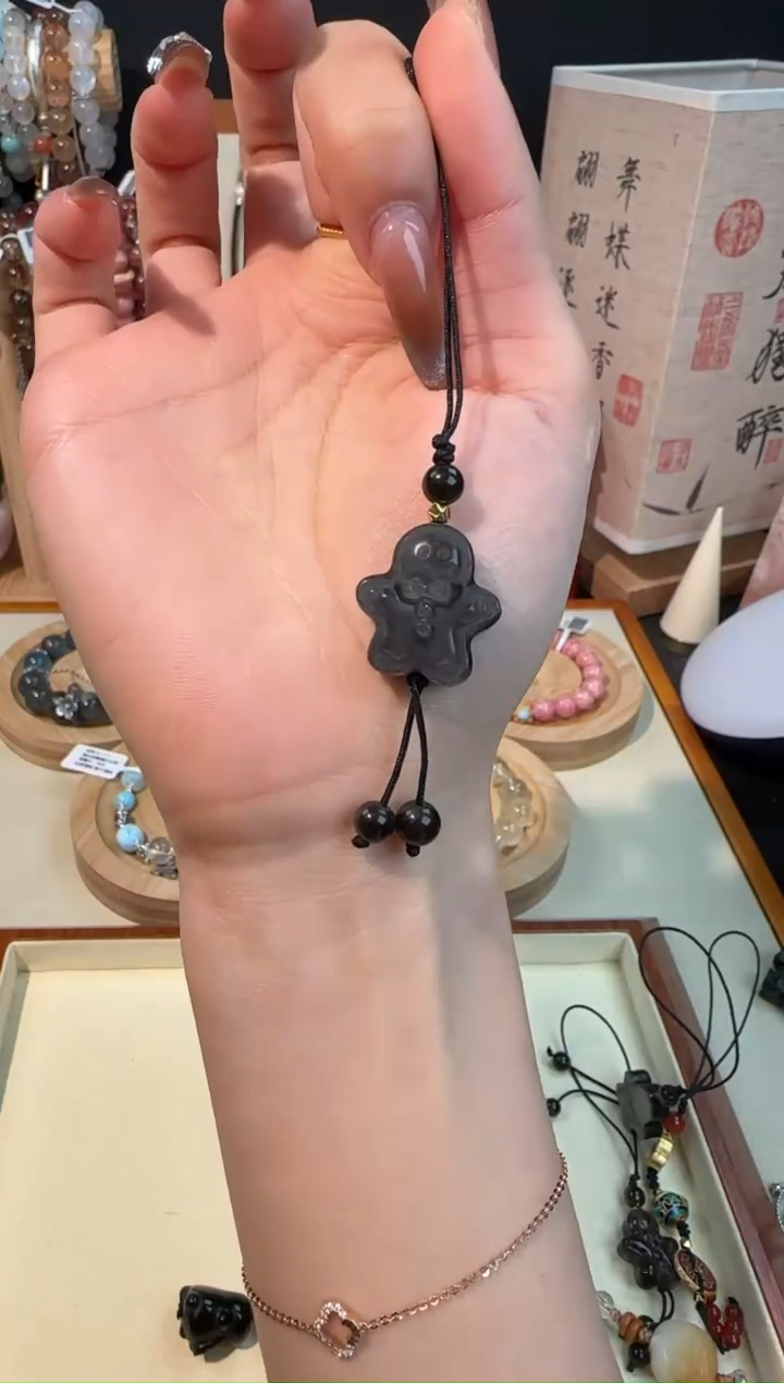 【闪购商品】水晶手链未镶嵌银耀石姜饼人手机挂