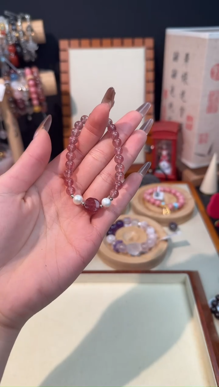 【闪购商品】水晶手链未镶嵌草莓晶猫爪手串