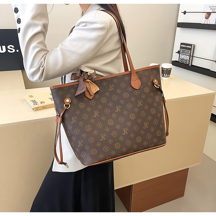 印花大容量通勤上班包包女2024秋冬新款高级感复古简约单肩托特包