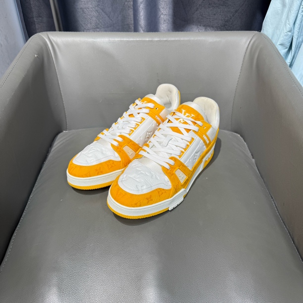 45码 Lv trainer白黄牛仔 之前6599现在5699