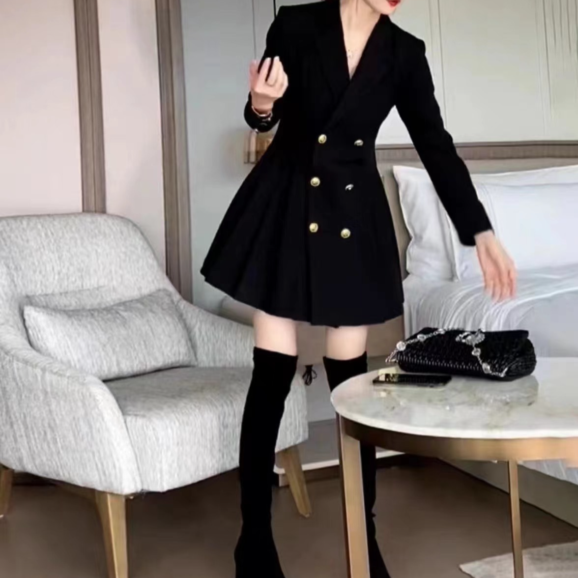 胖MM大码短款遮肉女装气质感御姐范时尚显瘦大码法式高级感西服裙