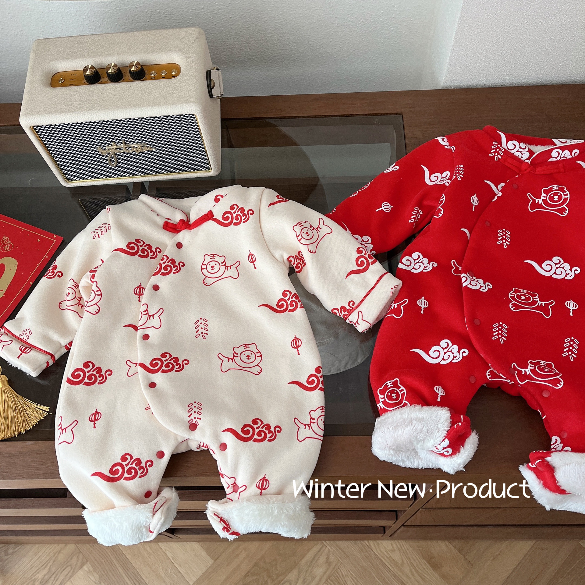 婴儿拜年服0-2岁冬季新生儿加绒保暖连体衣男女宝宝中国风外出服6