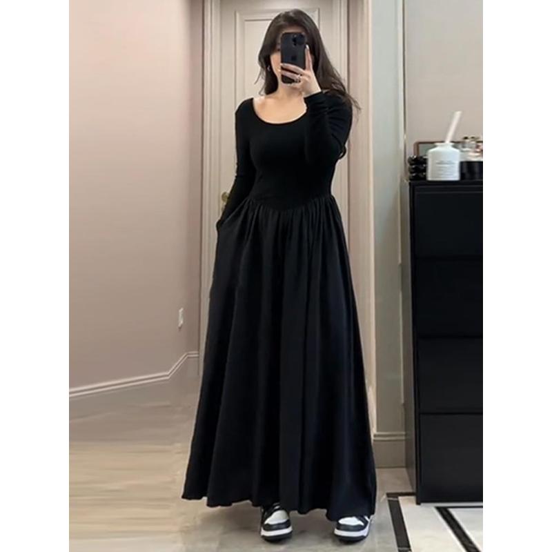 大码胖mm赫本风大U领黑色连衣裙女秋冬内搭显瘦修身高级感长裙子