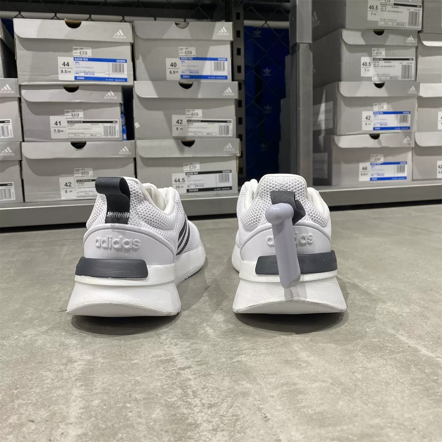 Adidas阿迪达斯经典复古轻便舒适简约休闲训练男子运动跑鞋GZ8182