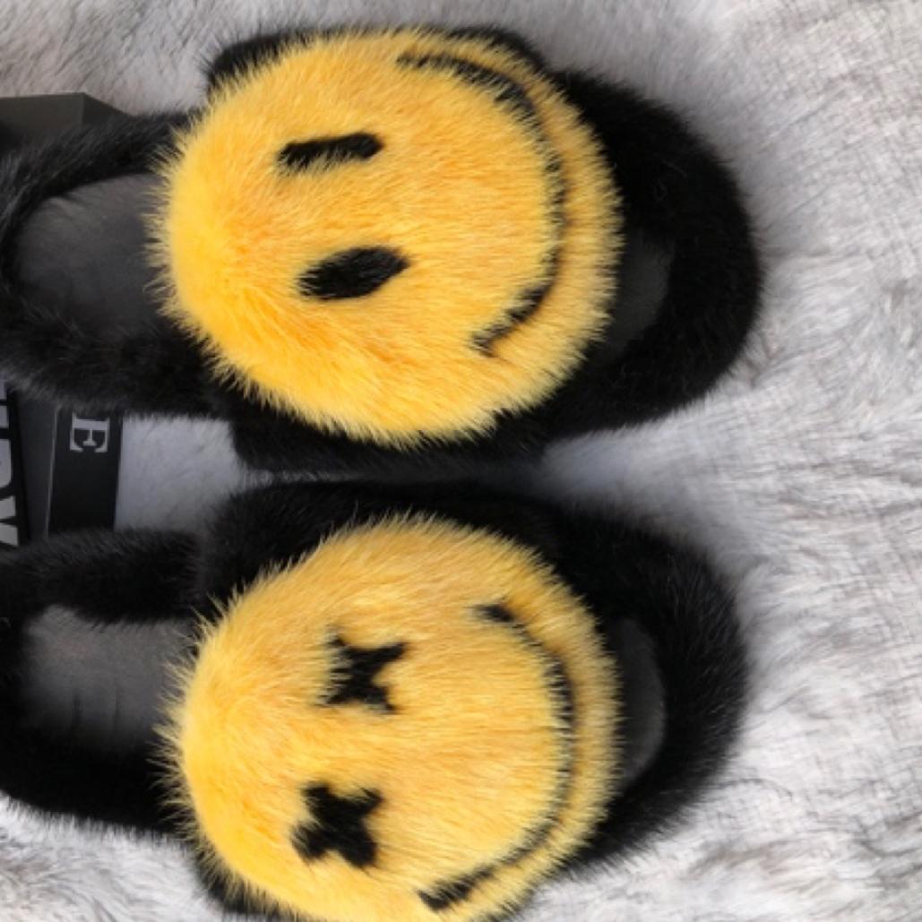 笑脸高跟一字带毛毛鞋时尚卡通居家外穿