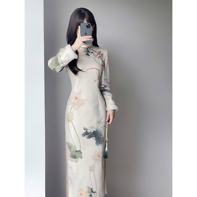 旗袍冬款加厚加绒长袖连衣裙保暖高端气质冬季年轻新中式荷花国风