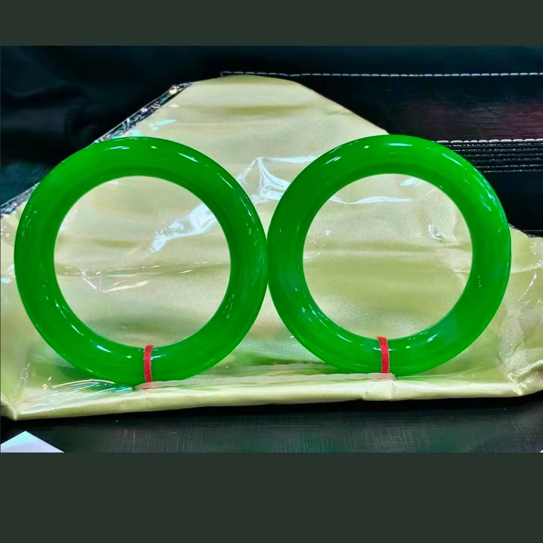 【玉如意】 翡翠手镯圈口测量方法新手必看如何看自己圈口佩戴保养