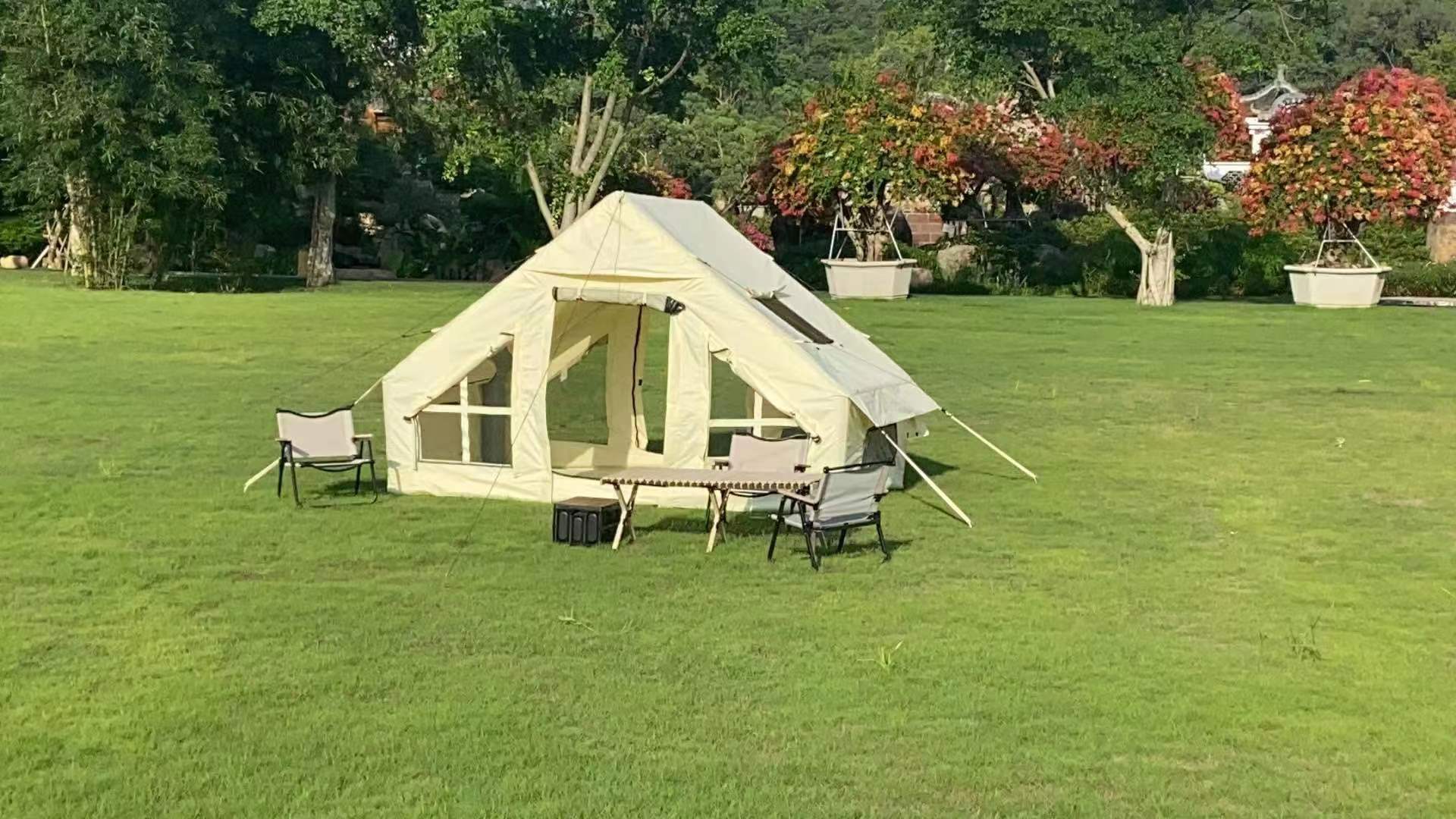 冲气6平方冲气帐篷，防风防雨可容纳6人户外露营。