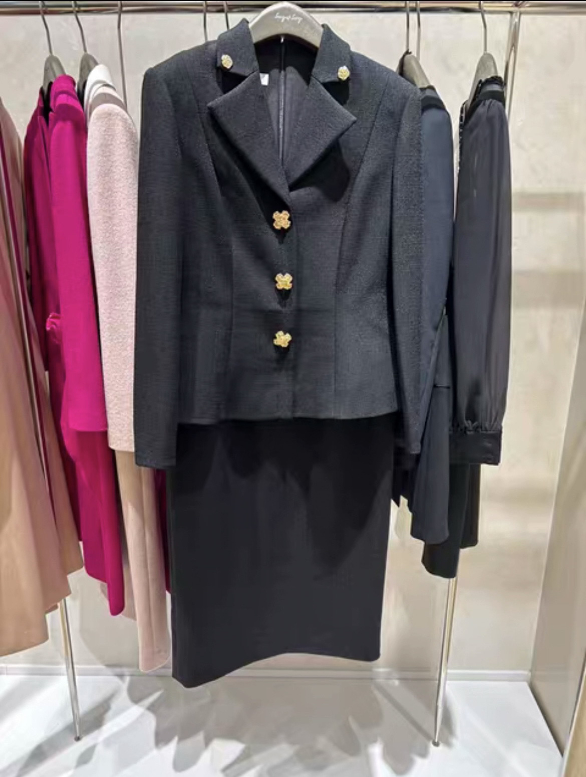 歌中有梦2025年年秋季新款优雅气质修身西装领假两件黑色连衣裙