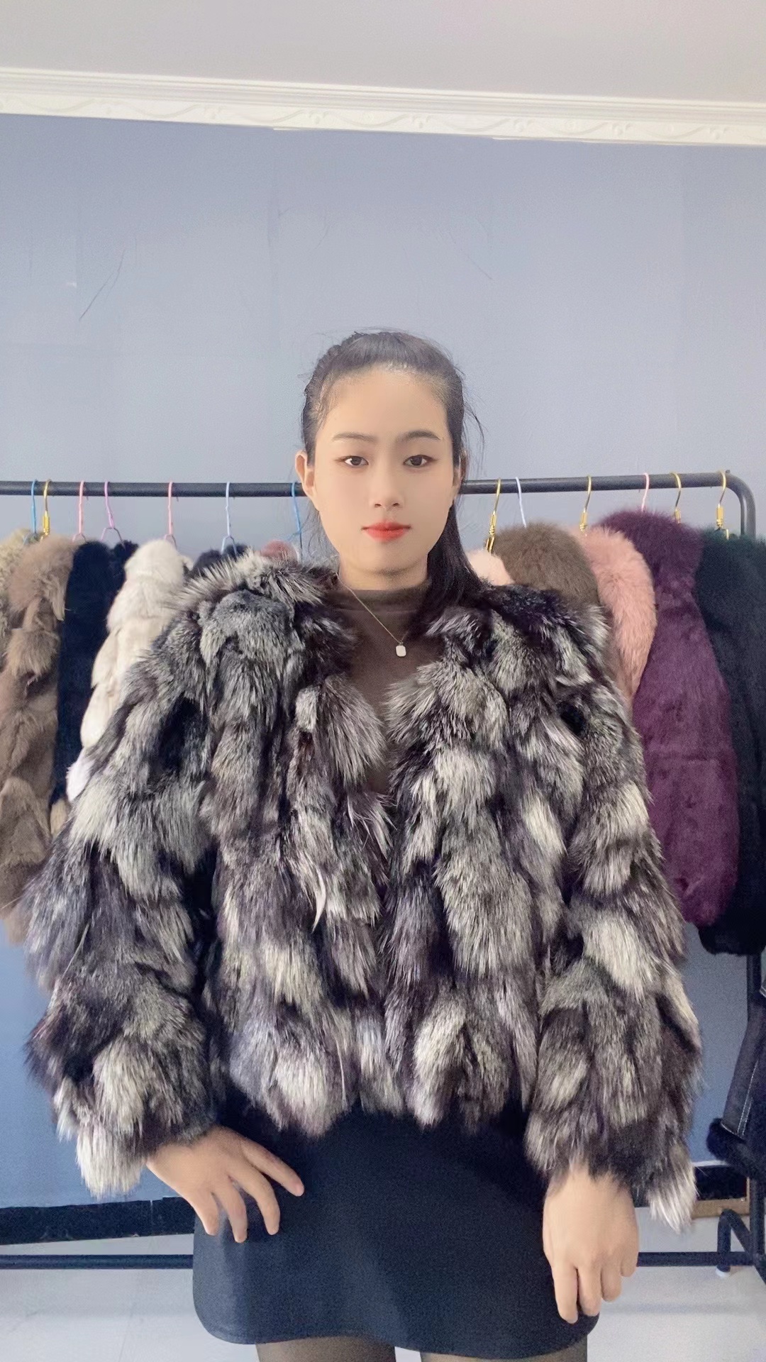 2024年新款时装狐狸毛毛原色外套经典百搭保暖短款
