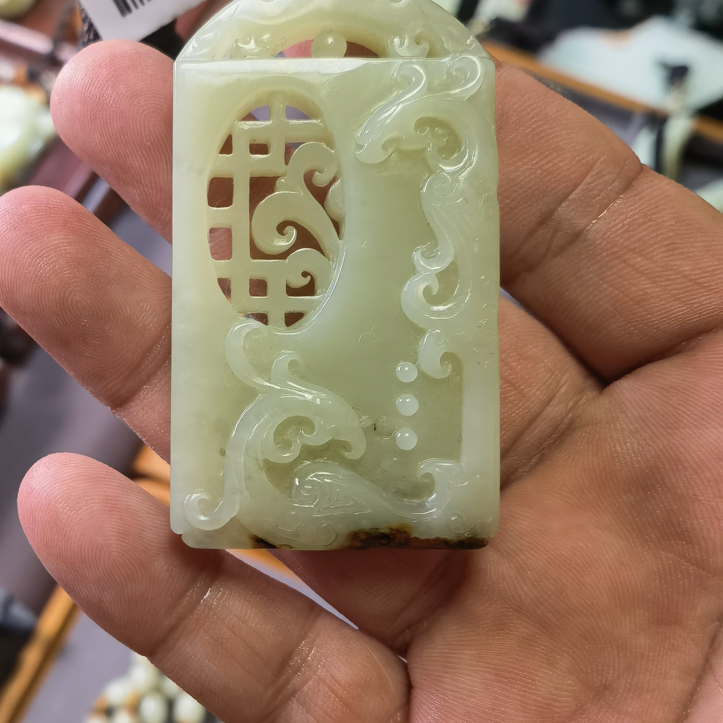 透闪石河磨玉吊坠