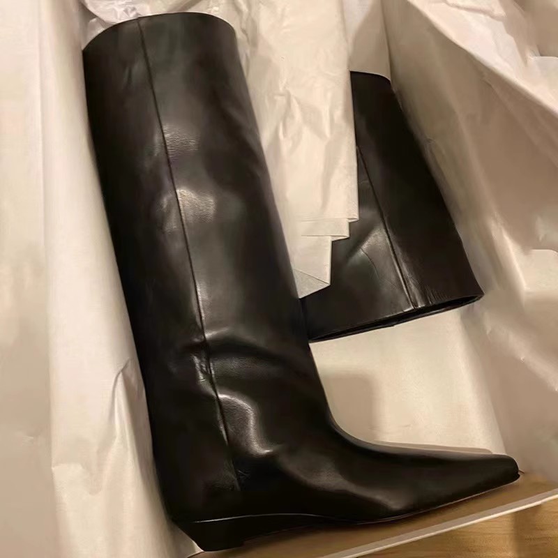 复古骑士靴女2023年秋季新款尖头坡跟直筒高筒靴不过膝时尚长筒靴