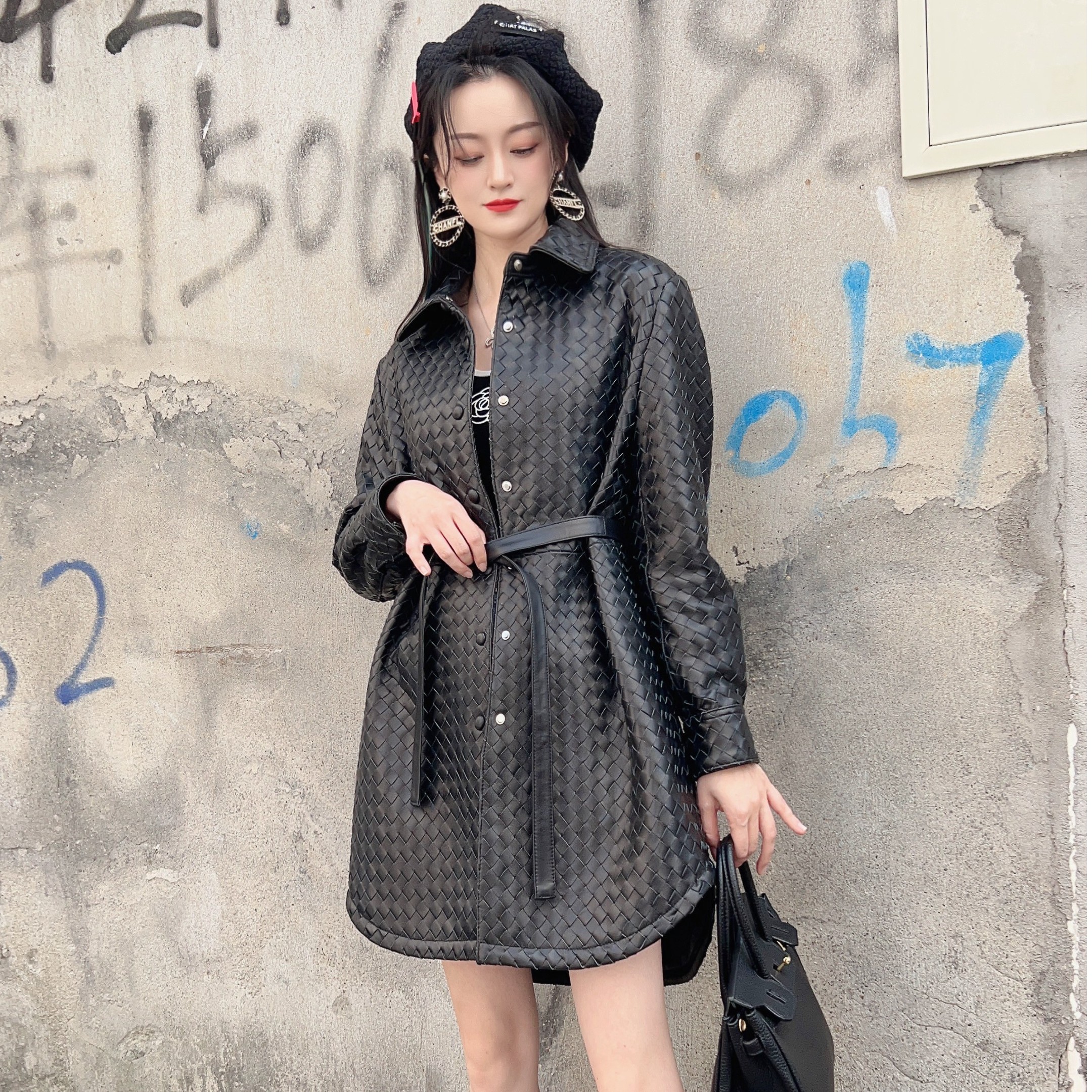 B大牌V同款绵羊皮真皮纯手工编织翻领女式中长款风衣大气休闲风