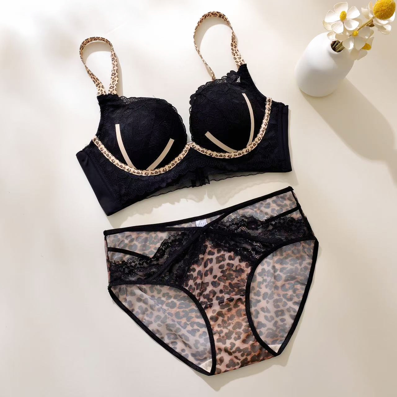 Mimi Angel小胸聚拢显大立体文胸性感豹纹文胸套装 舒适豹纹内裤