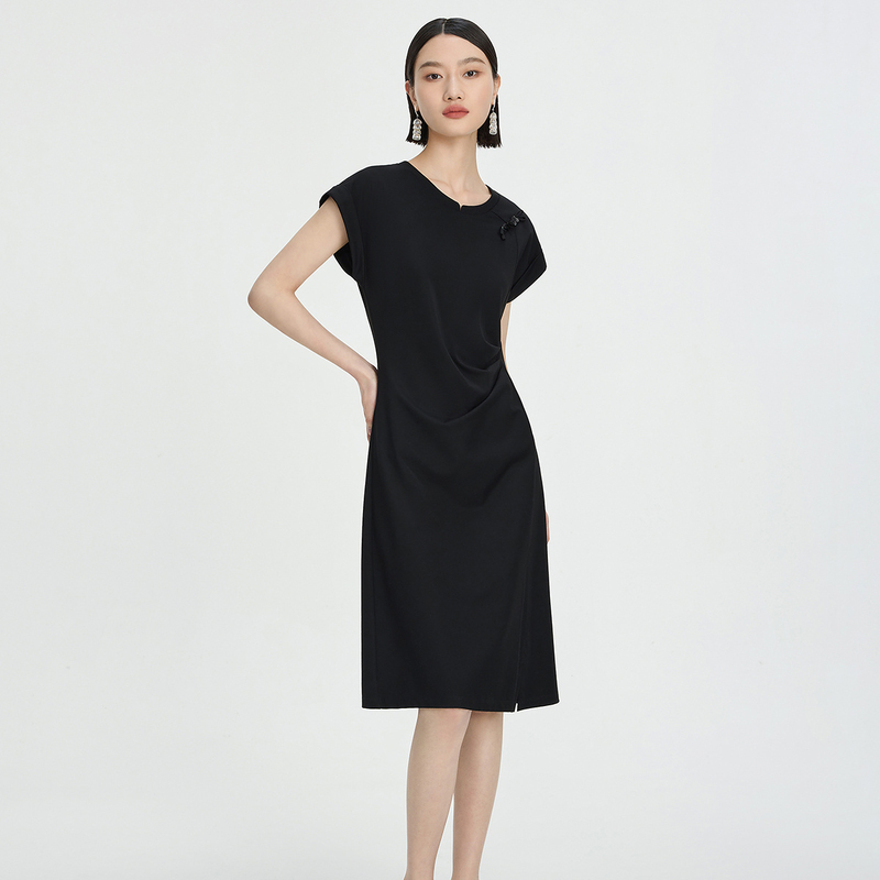 Naivee/纳薇夏新款新中式珠片盘扣开衩修身短袖连衣裙244264306