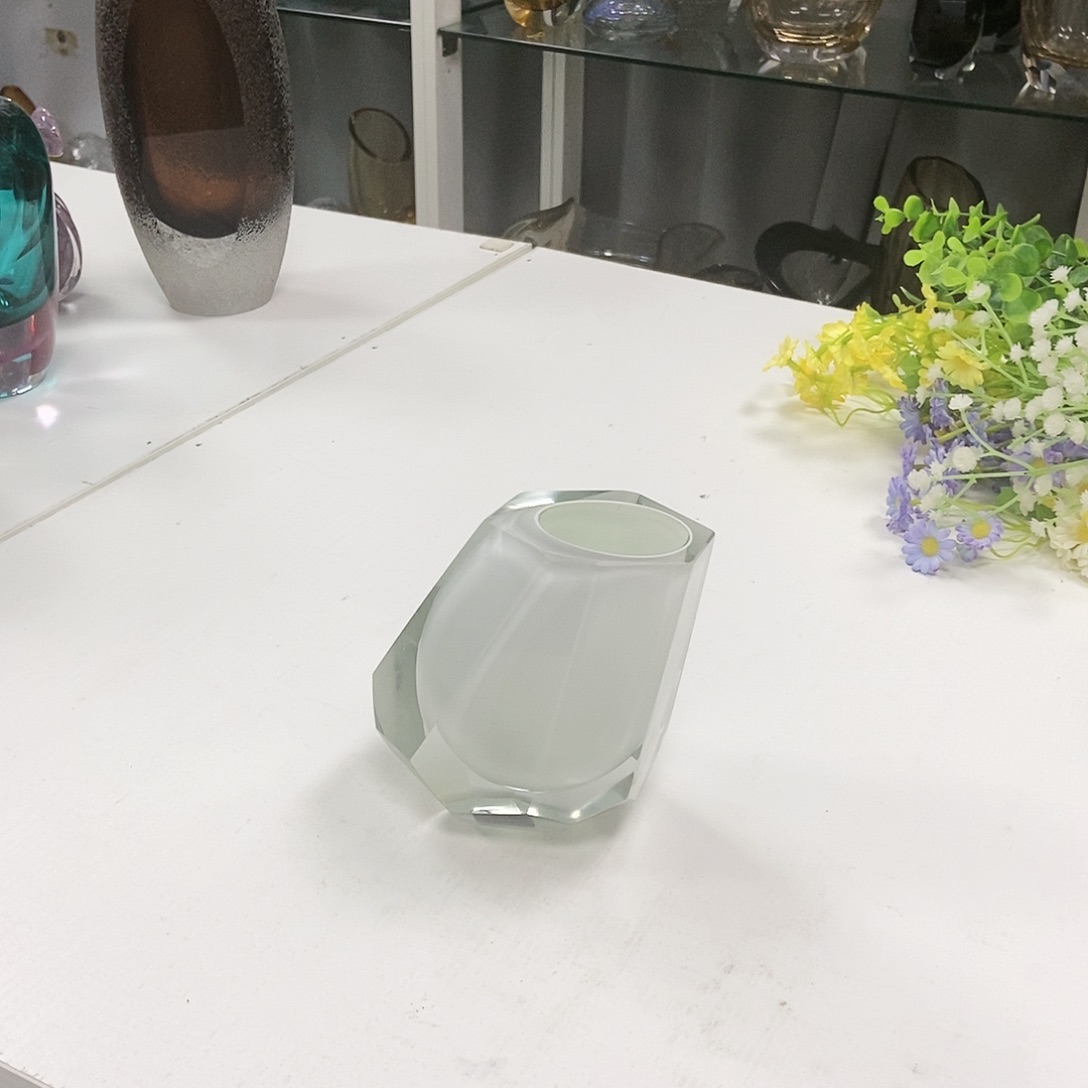 白色琉璃花瓶摆件家居设计高12