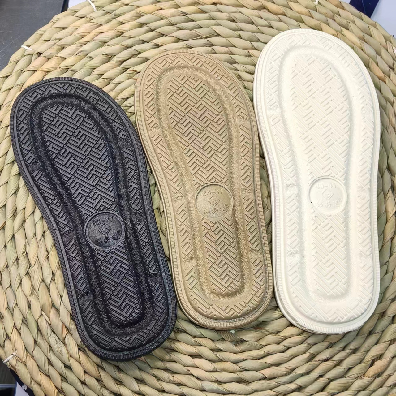 （新款加厚拖鞋底）防滑耐磨舒适柔软室外沙滩牛筋底冬季