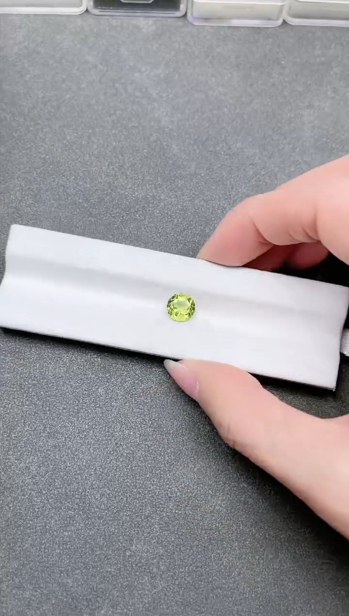 【闪购商品】橄榄石笔搁未镶嵌裸石