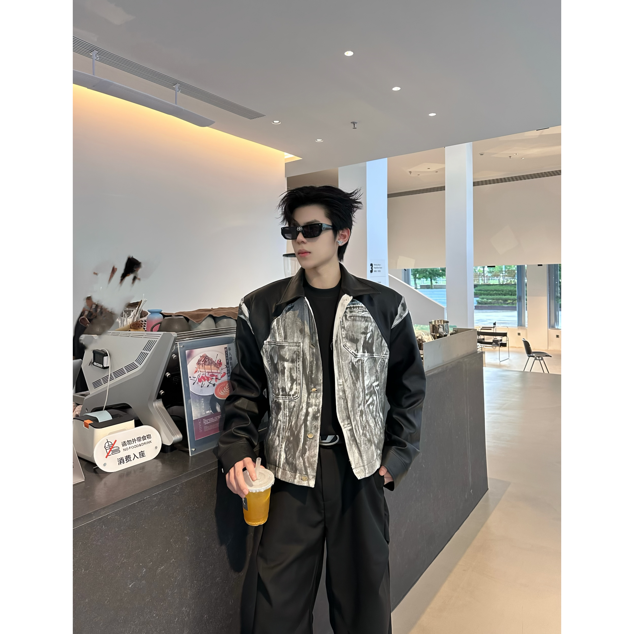 YOUNG撞色牛仔拼接夹克男秋季新款高级肩垫小众绘画涂鸦宽松外套