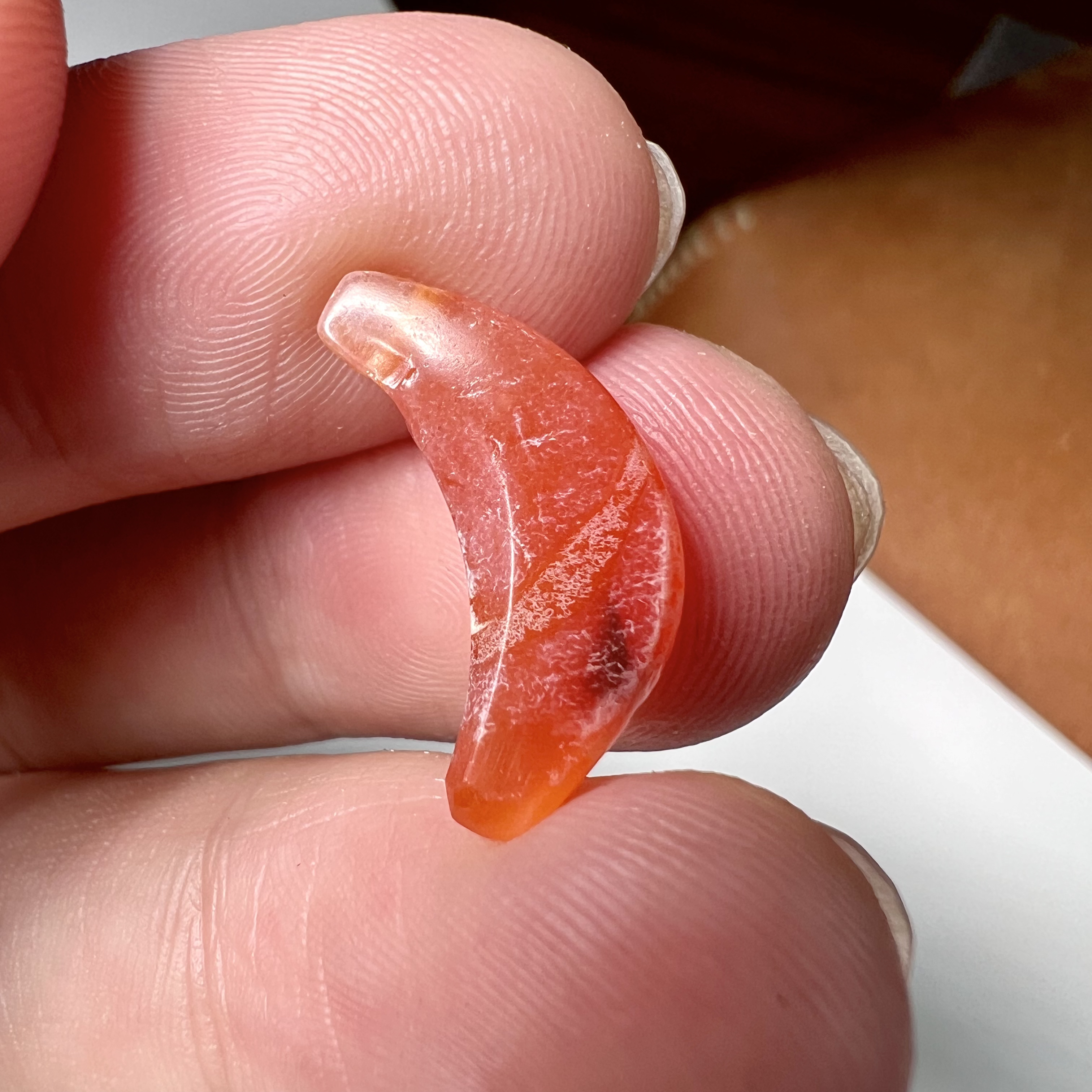 千岁月牙吊坠 尺寸8.9*18.7