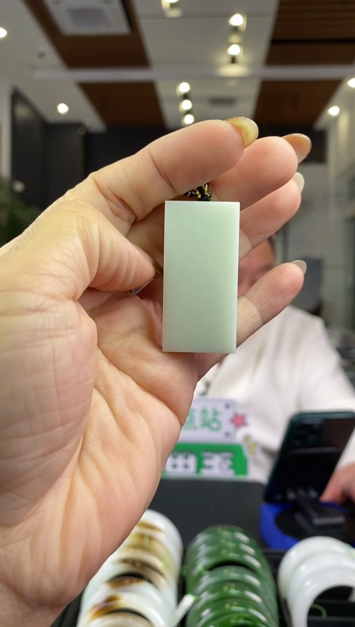 【闪购商品】和田玉吊坠未镶嵌一个