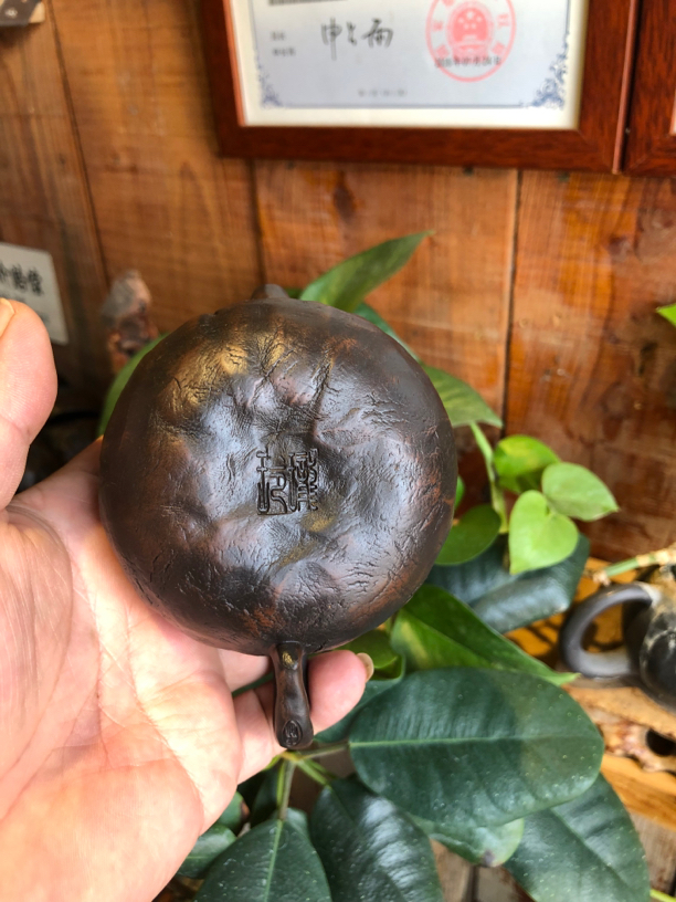 建水紫陶手捏壶