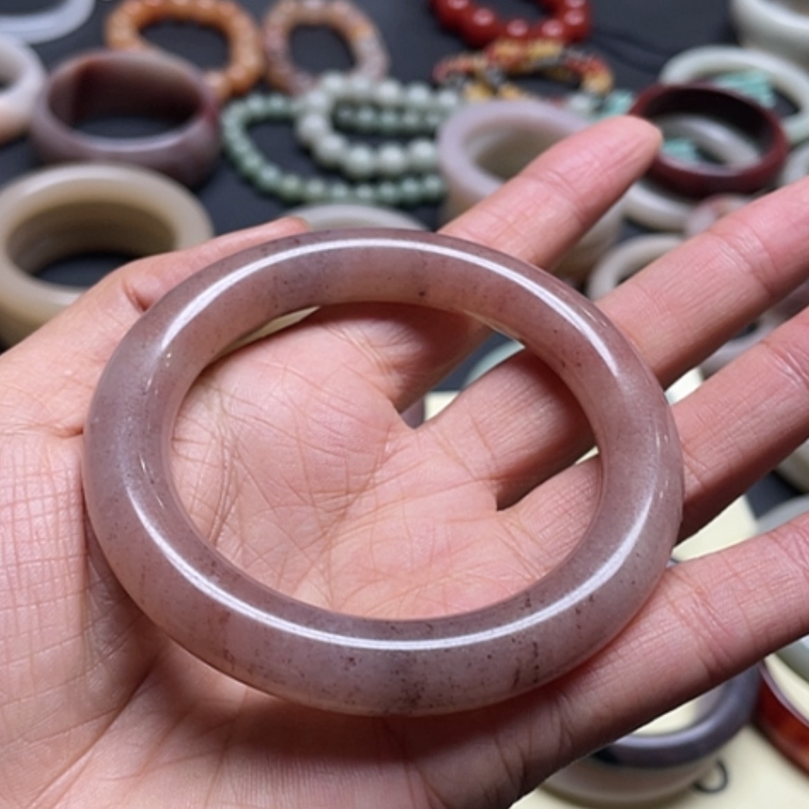 【闪购商品】石英质玉手镯未镶嵌阿*