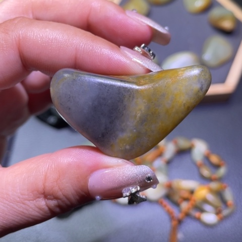 和田玉颈饰未镶嵌