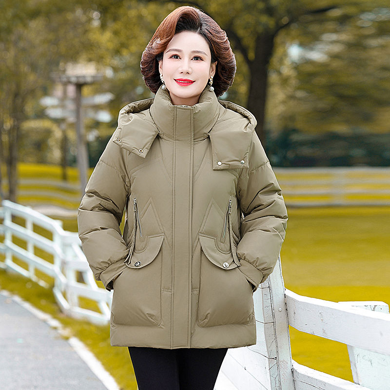妈妈短款羽绒服女小个子宽松加厚保暖2023新款中老年纯色冬季外套