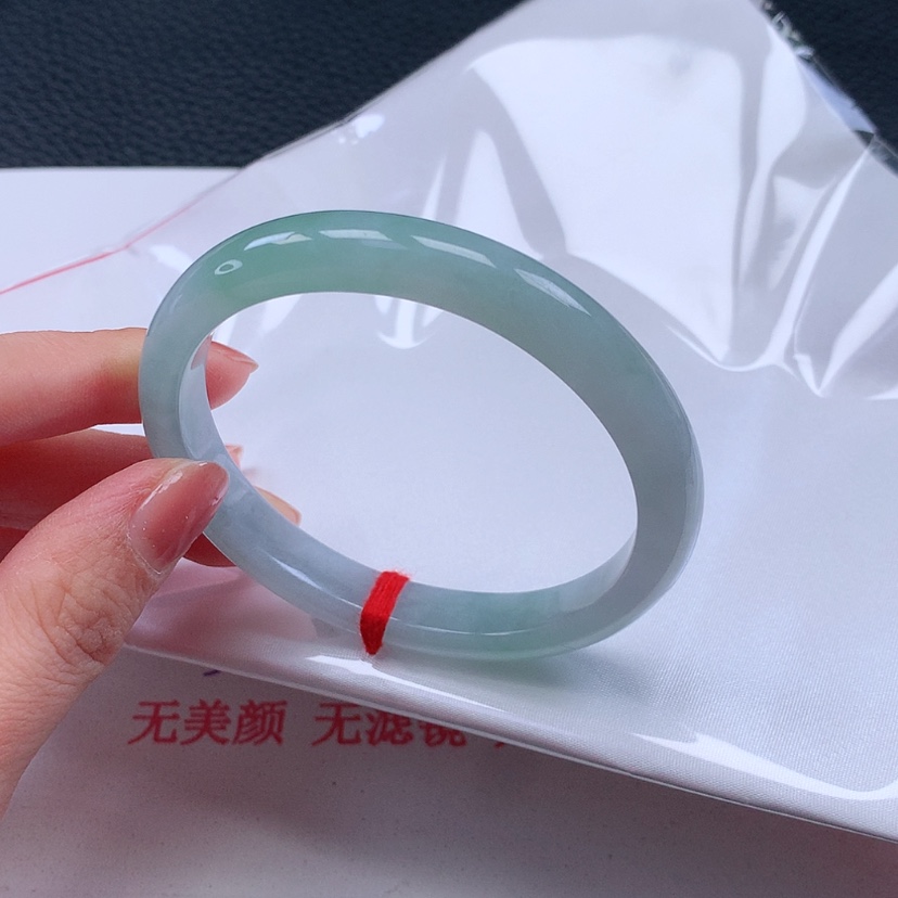 【闪购商品】翡翠手镯未镶嵌?*悠