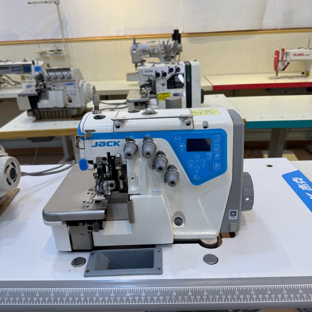 杰克C5自动剪线 抬压脚四线锁边机！