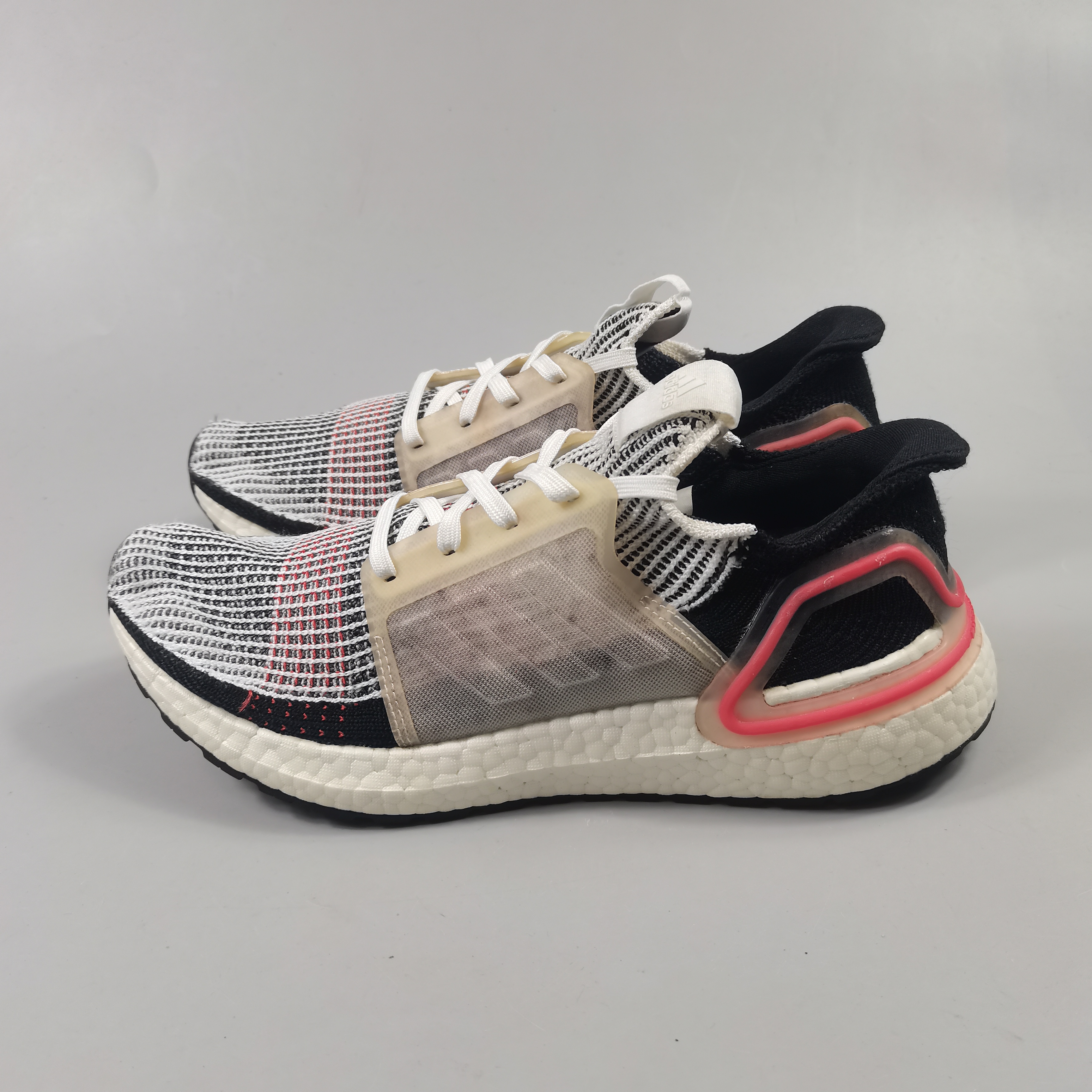 二手41码/Adidas ULTRABOOST 男款减震跑步鞋 FY3449 /公价833