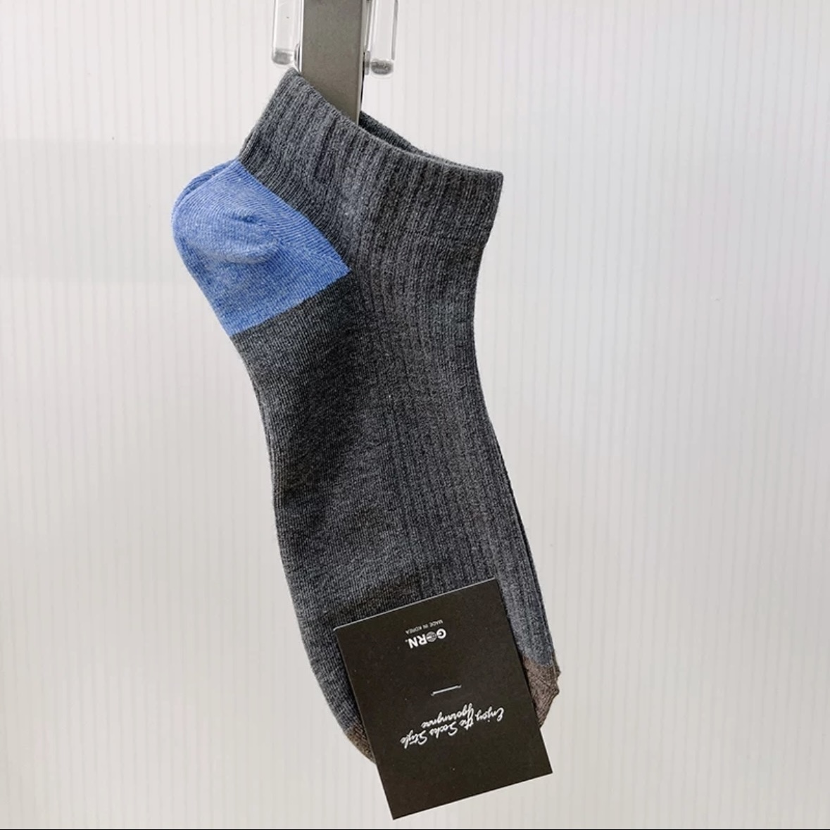 然宝家韩国东大门男款现货拼色棉质短袜子