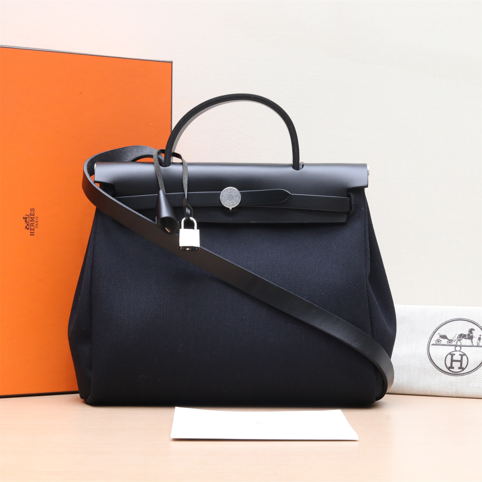 99新 Hermes/爱马仕 券-600 小花6欢 Herbag 31黑色 Z刻 银扣包